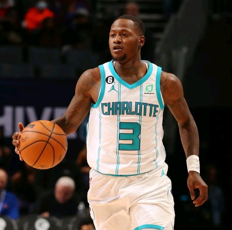 详细阅读:热记:热火尚未决定是否向黄蜂追回罗齐尔交易中送出的首轮签 热记:热火尚未决定是否向黄蜂追回罗齐尔交易中送出的首轮签