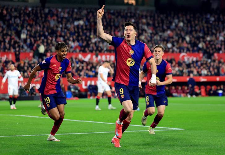 世体：亚马尔全力投入巴萨训练 莱万和奥尔莫已经加入合练