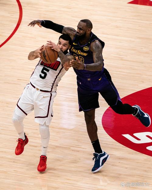 详细阅读:NBA彩经:独行侠力拼火箭 开拓者再胜湖人 快船小胜热火 NBA彩经:独行侠力拼火箭 开拓者再胜湖人 快船小胜热火