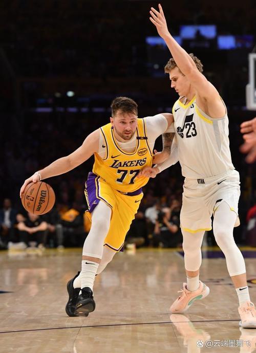 🔥追平詹姆斯并列历史第6！东契奇生涯第26次轰单节20+！