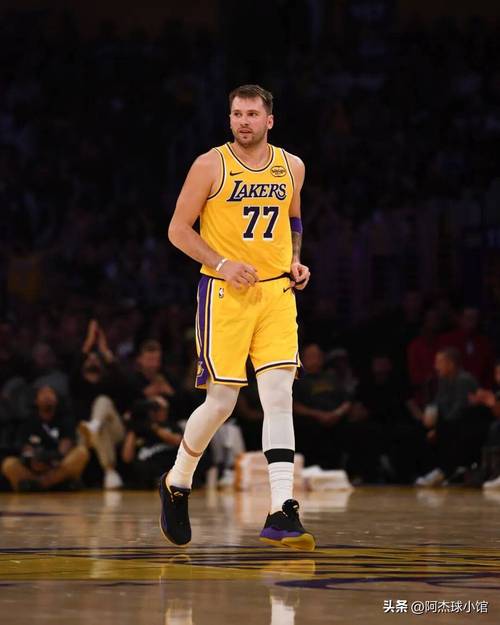 双星闪耀！东契奇&里夫斯同场时湖人净效率12.9 都不在场时-11.3