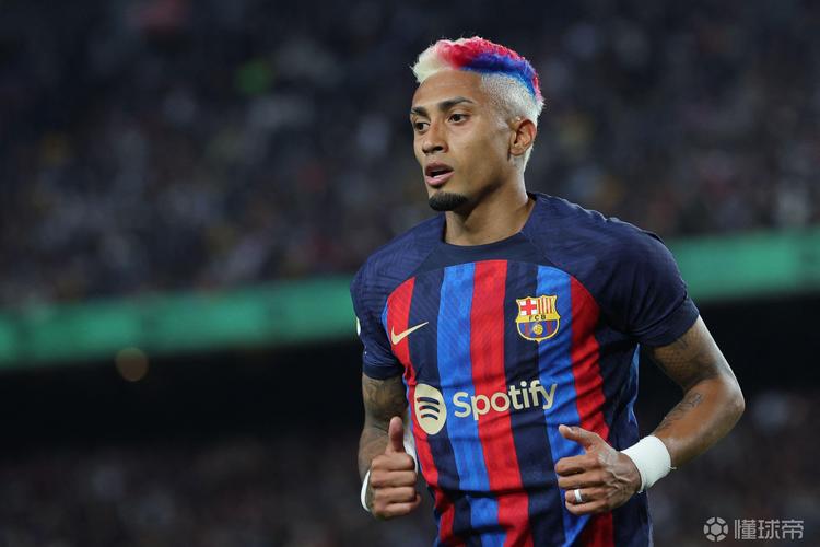 阿斯：拉菲尼亚主导了巴萨的进攻，他是球队扭转局势的关键人物