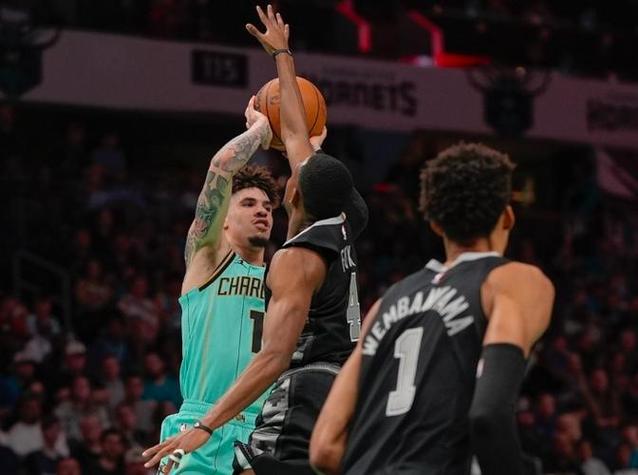 详细阅读:加时救赎!布里奇斯23中13&罚球9中7砍全场最高35分 加时独得10分 加时救赎!布里奇斯23中13&罚球9中7砍全场最高35分 加时独得10分